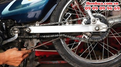 Dấu hiệu cần thay nhông xích mới cho xe máy Dấu hiệu cần thay nhông xích mới cho xe máy